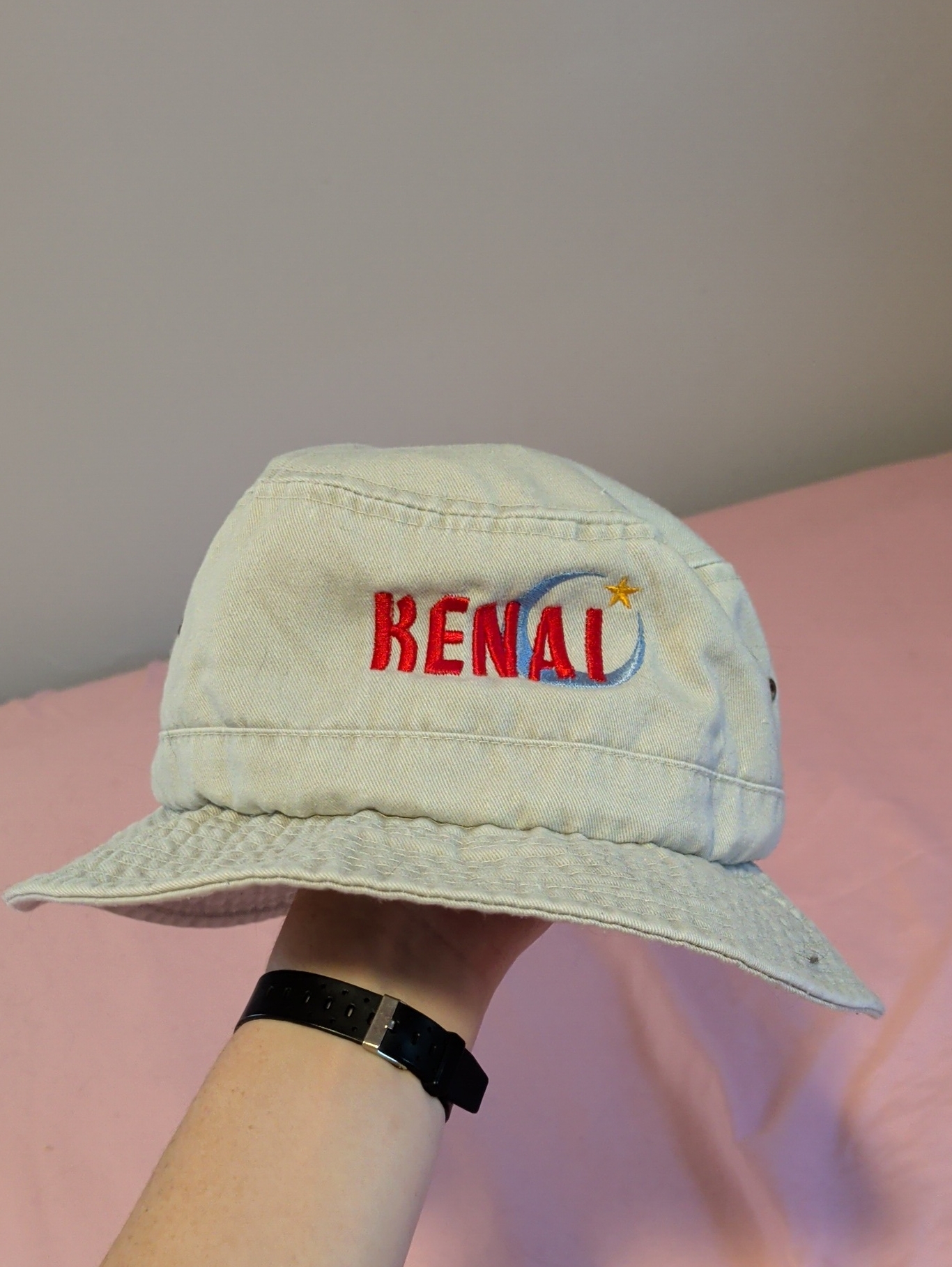 Renai Embroidered Light Beige Bucket Hat  Red Logo